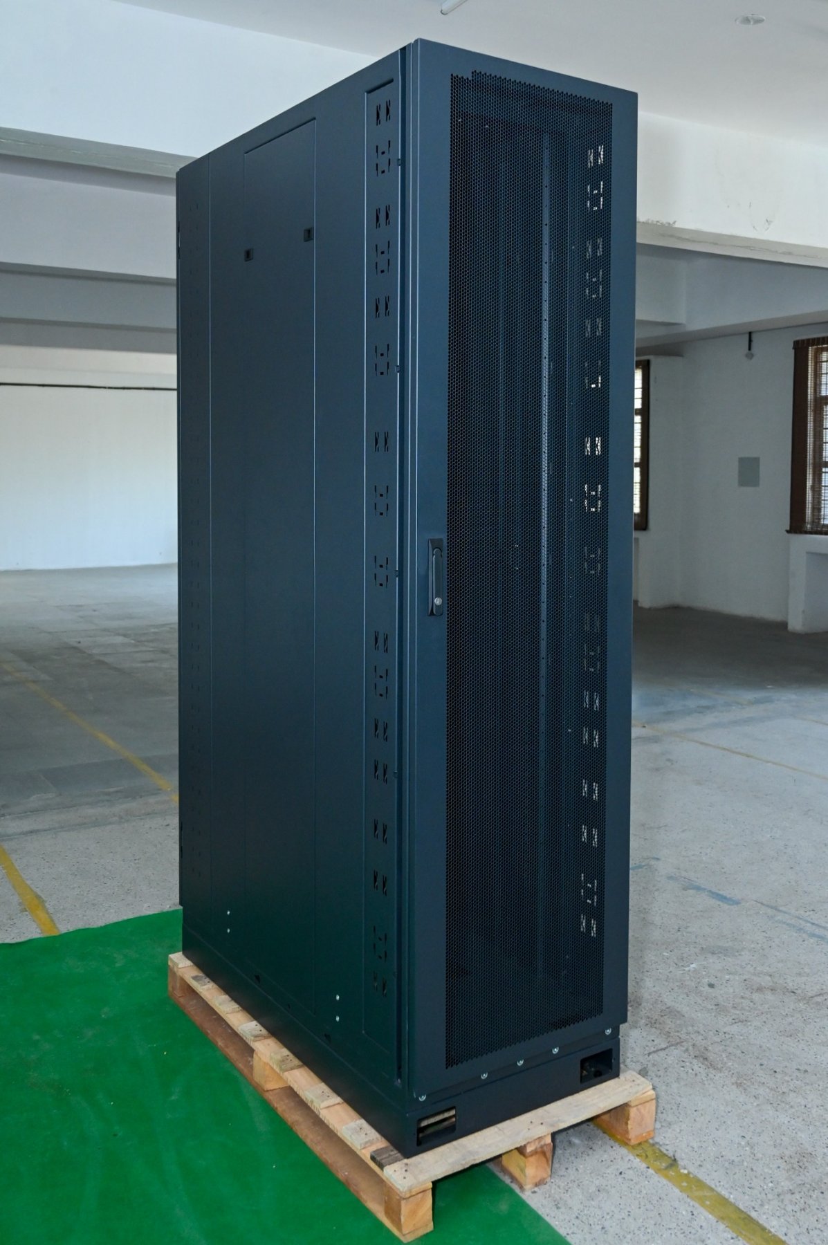 TierX OCP ORV3 Rack TXORF600-1068W44 » Open Compute Project